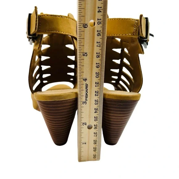 NWOT Vince Camuto ELIKA Leather Caged Tan 3" Heel Sandals. - Picture 4 of 8